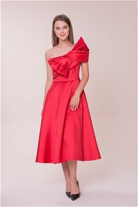  GIZIA - Kurdele Detaylı Kırmızı Midi Abiye Elbise