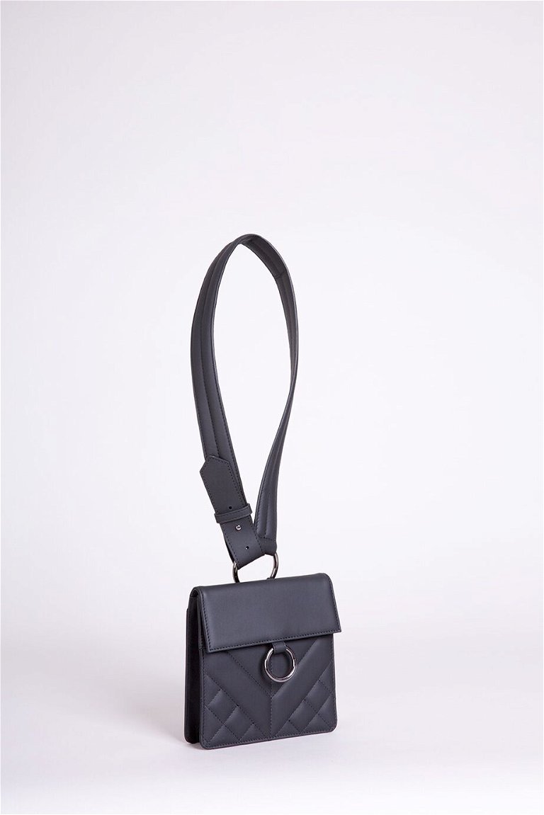 GIZIA - Black Leather Waist Bag