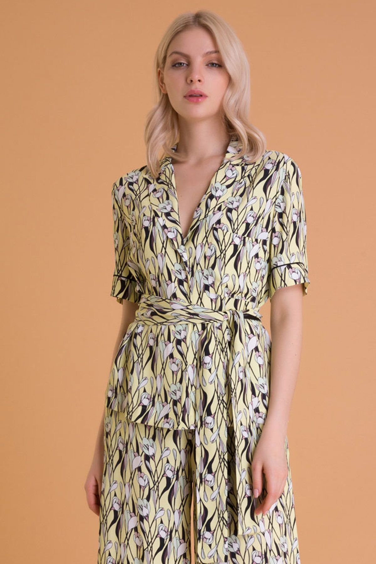 Floral Patterned Short Sleeve Yellow Jacket Blouse