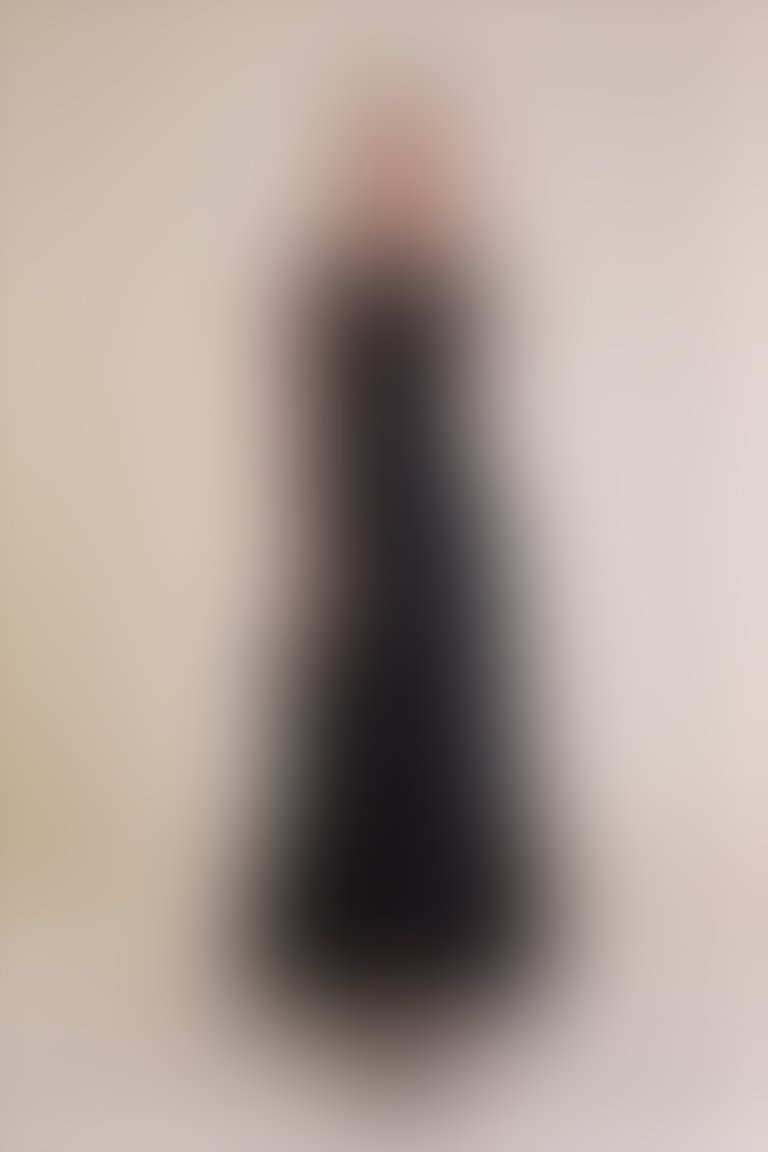Puantiyeli V Yaka Askılı Uzun Siyah Elbise