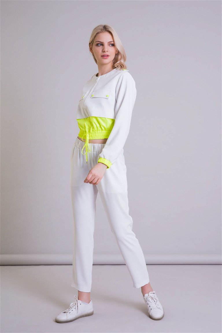 GIZIA SPORT - Neon Technical Fabric Detail Ecru Sweatshirt