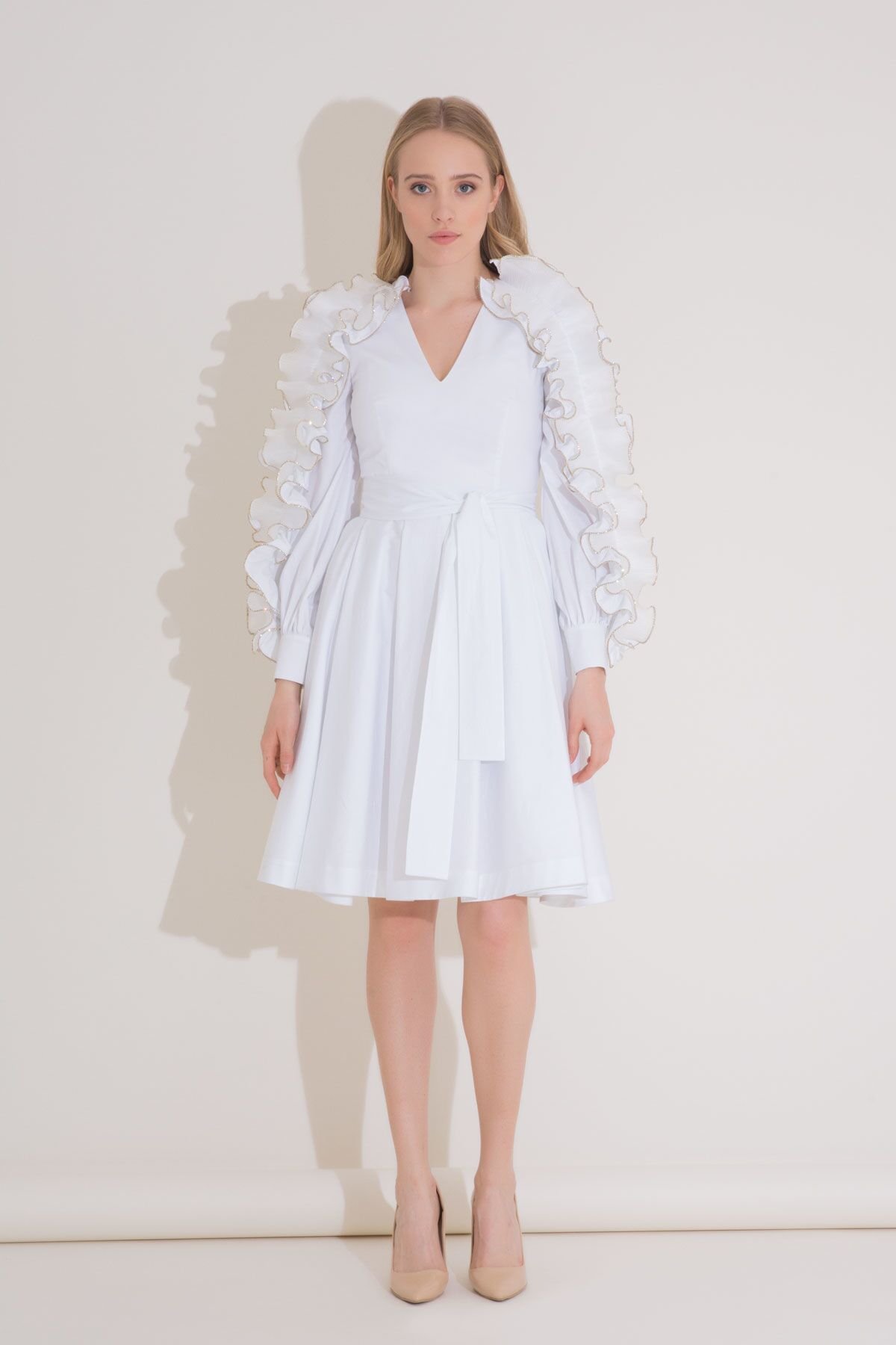 Kol Fırfır Detaylı Kuşaklı Beyaz Poplin Elbise