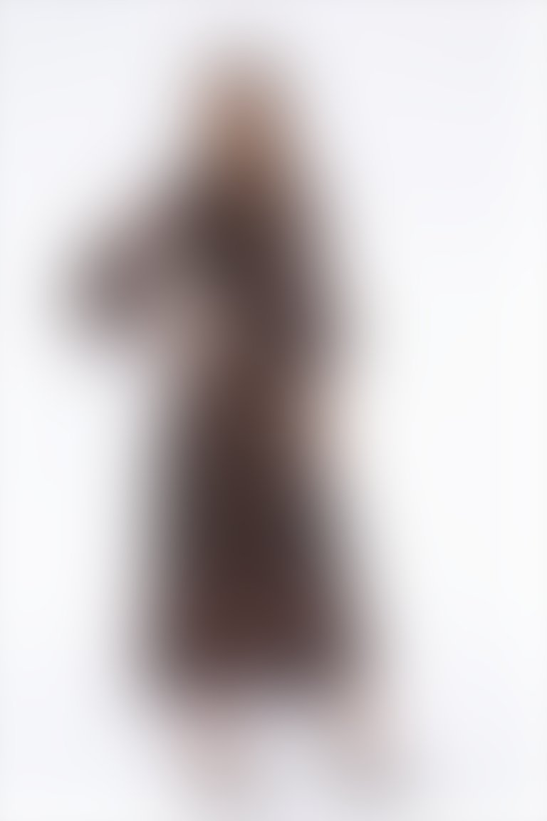 Yaka Taş İşlemeli Batik Desenli Uzun Kahverengi Elbise