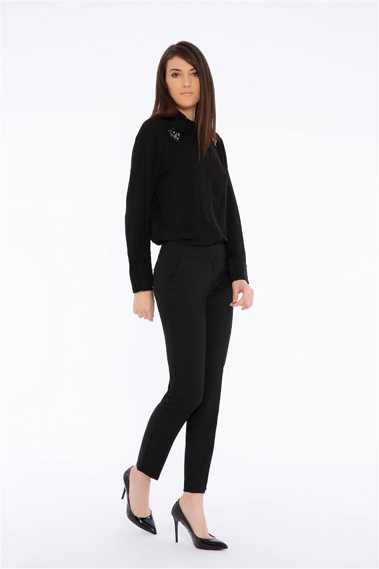 GIZIA - Embroidered Collar Detailed Black Shirt