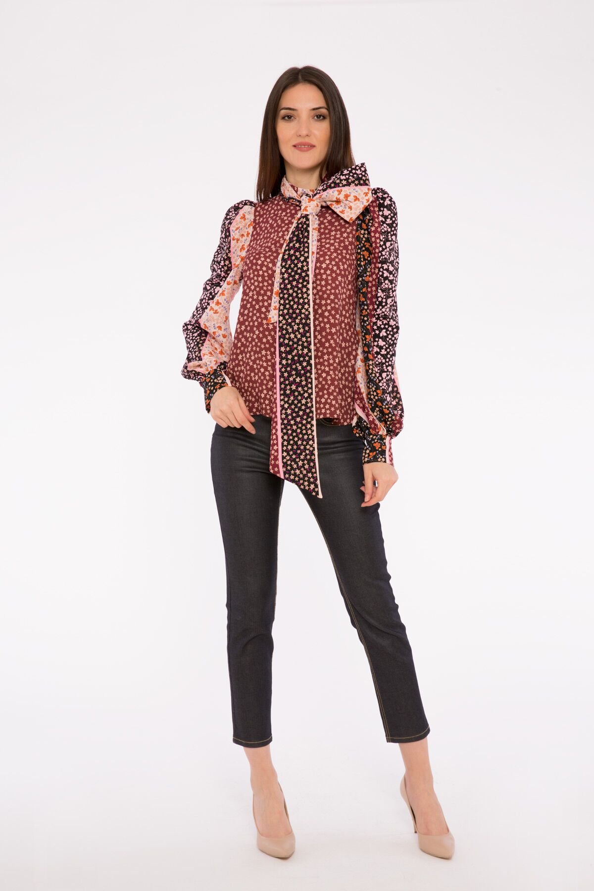 Contrast Detailed Stand Up Collar Floral Pattern Flowy Blouse