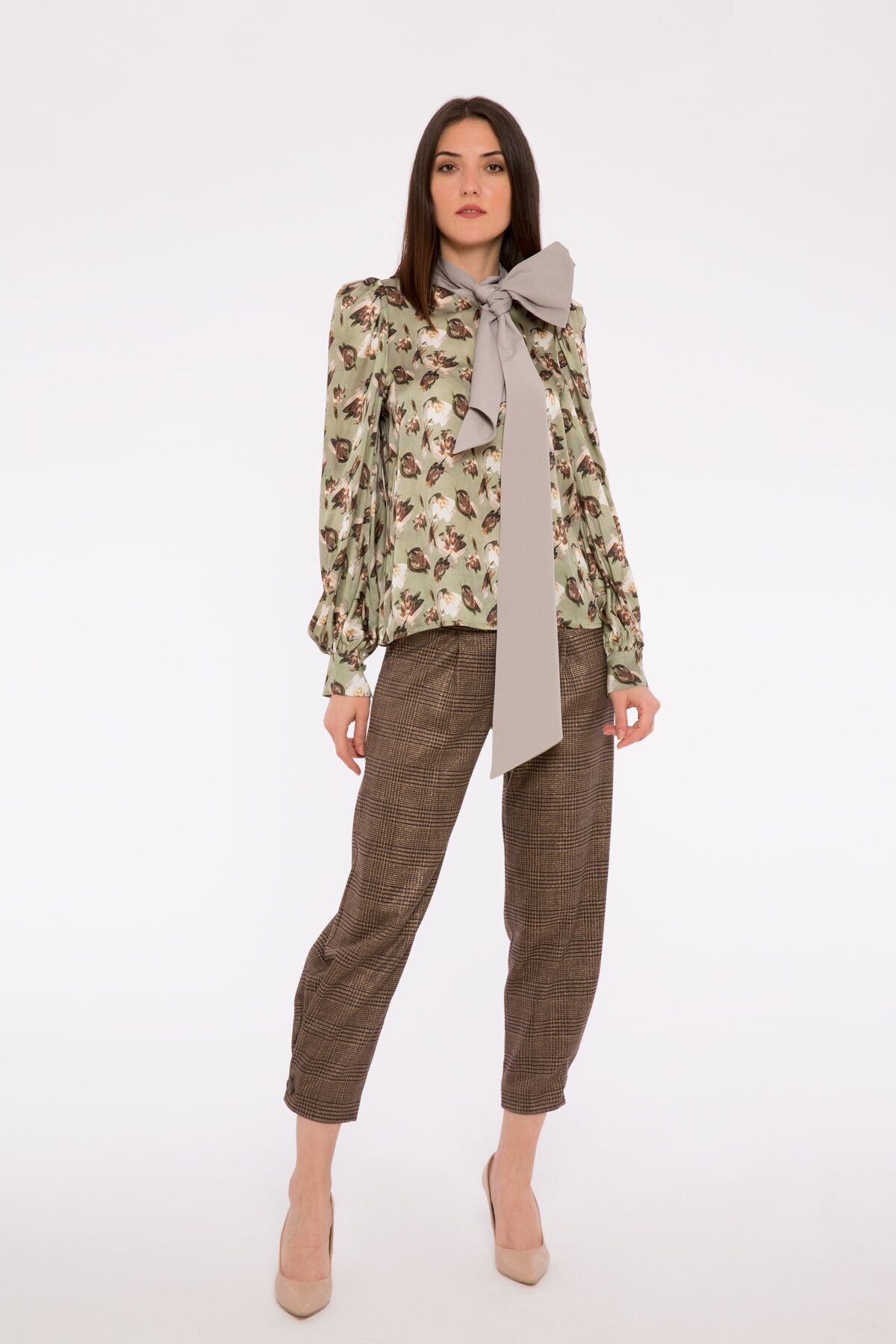 Contrast Detailed Stand Up Collar Floral Pattern Flowy Green Blouse