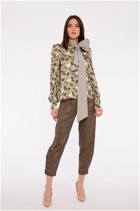 GIZIA - Contrast Detailed Stand Up Collar Floral Pattern Flowy Green Blouse