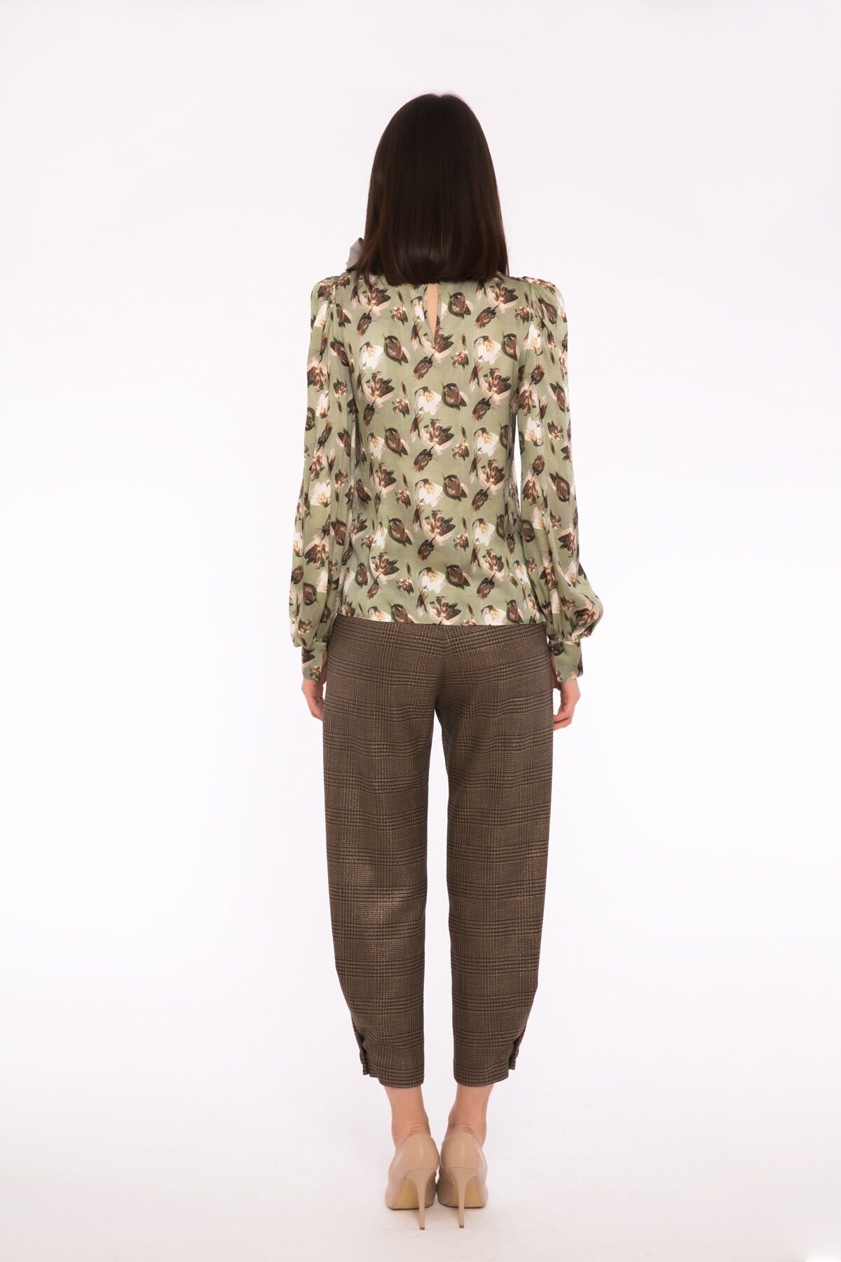 Contrast Detailed Stand Up Collar Floral Pattern Flowy Green Blouse