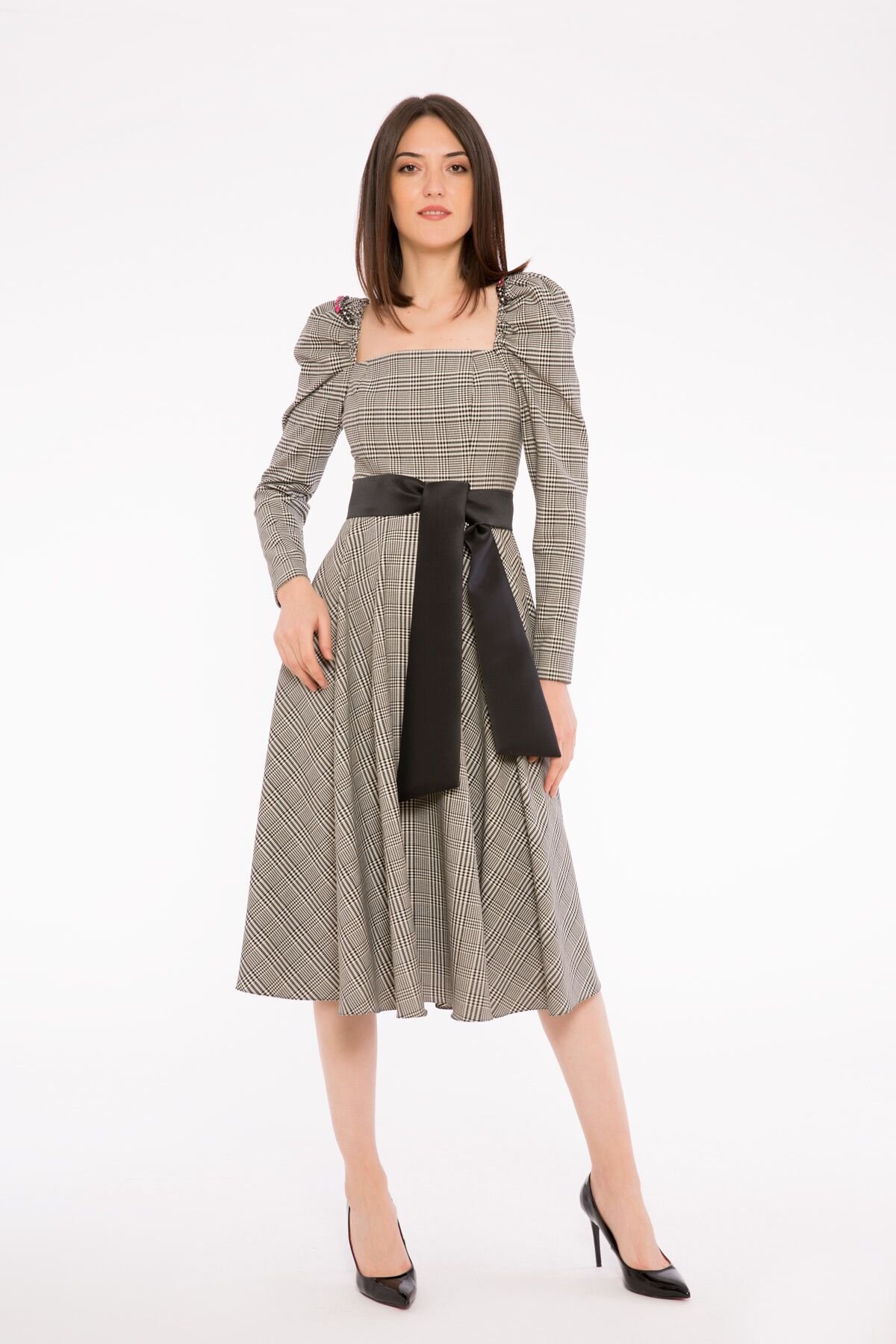 Square Neck Shoulder Ruffle Detailed Midi Dress