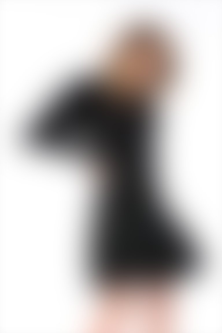 Taş İşleme Detaylı Volan Kollu Siyah Mini Elbise