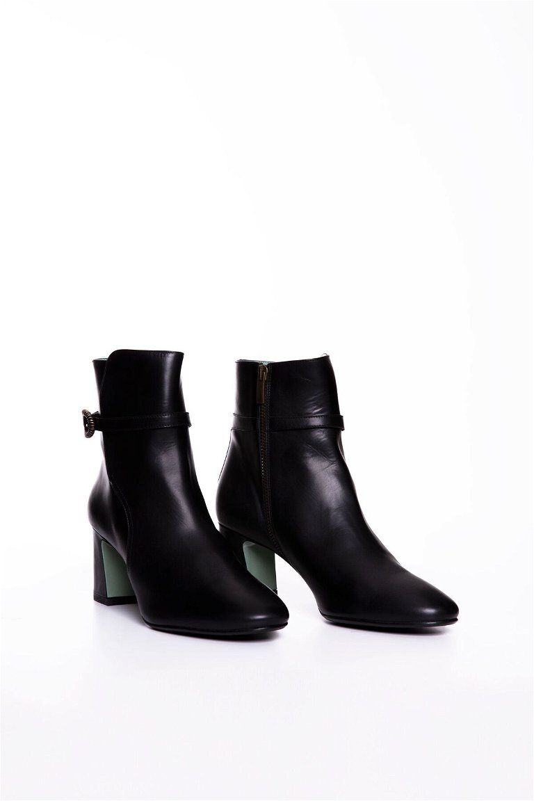 GIZIAGATE - Buckle Detailed Black Heeled Boots