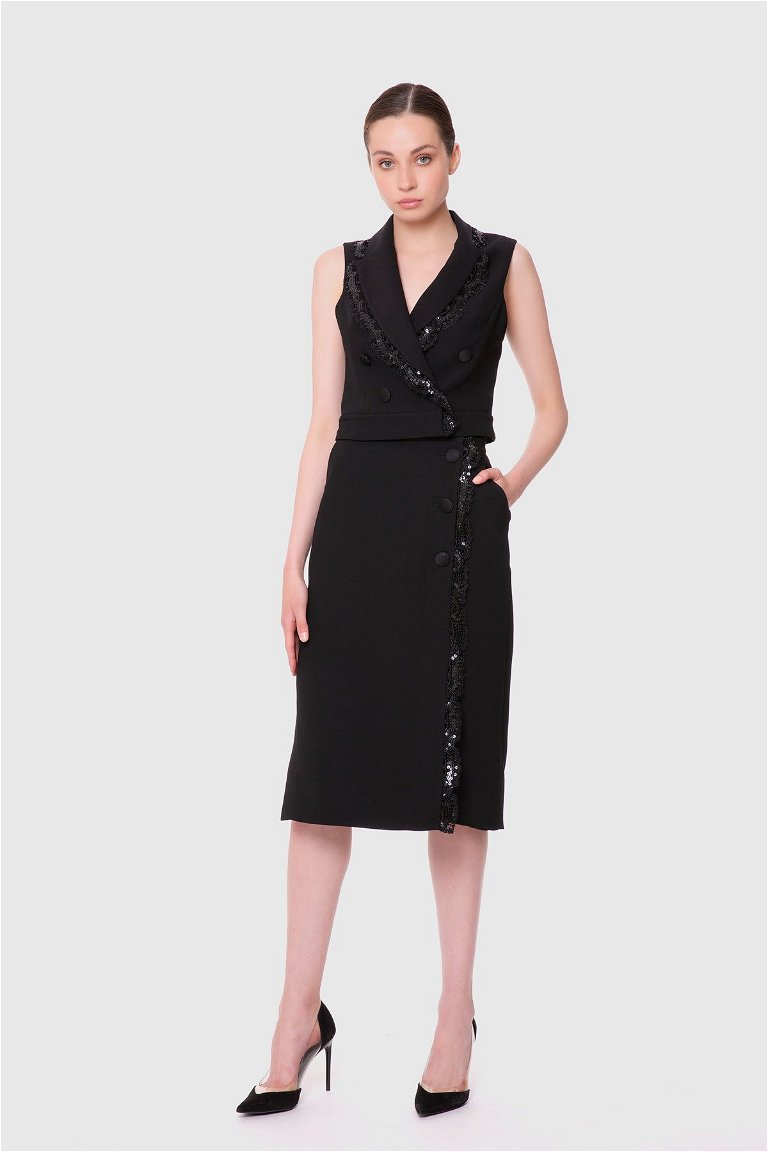 GIZIA - Button And Glitter Embroidery Detailed Black Skirt
