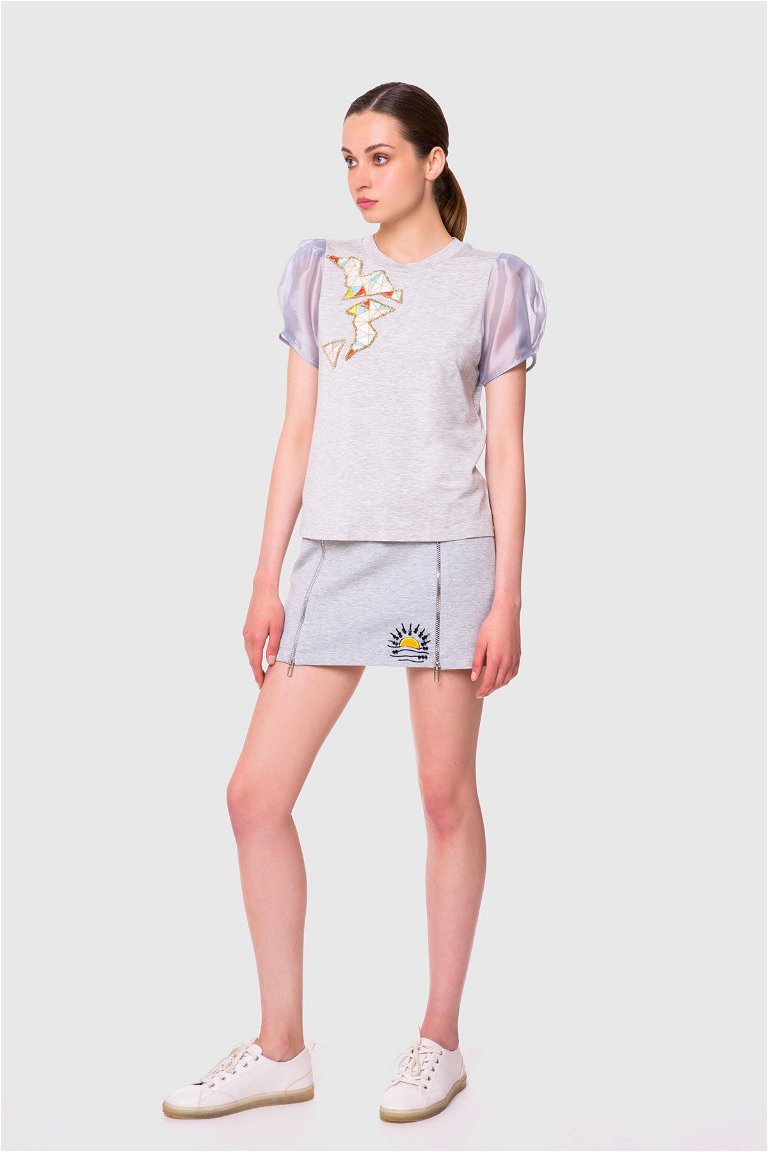 GIZIA SPORT - Applique Embroidery Detailed Organza Sleeve Gray T-Shirt