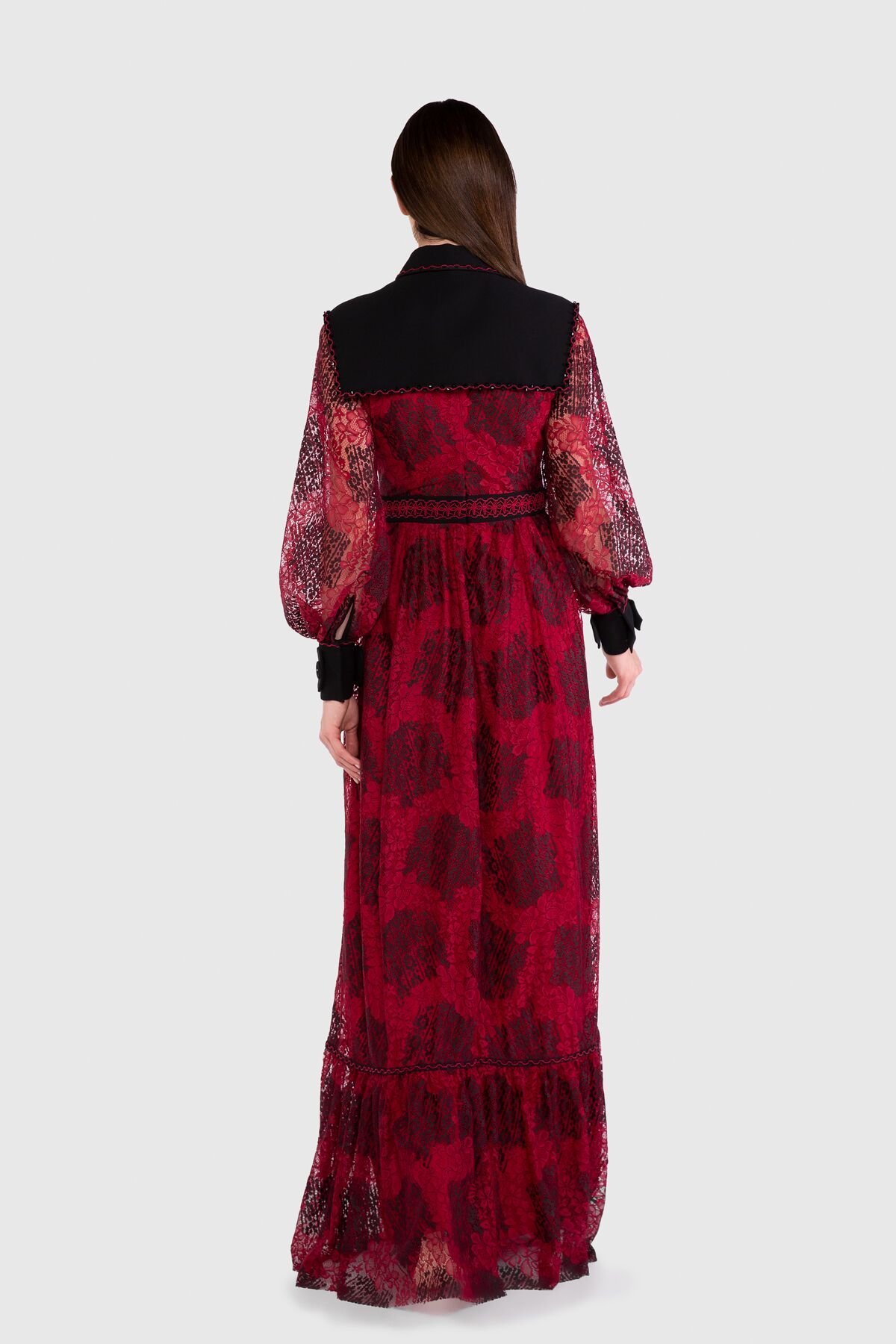 Şerit Aksesuar Ve Roba Detaylı Uzun Dantel Kırmızı Elbise