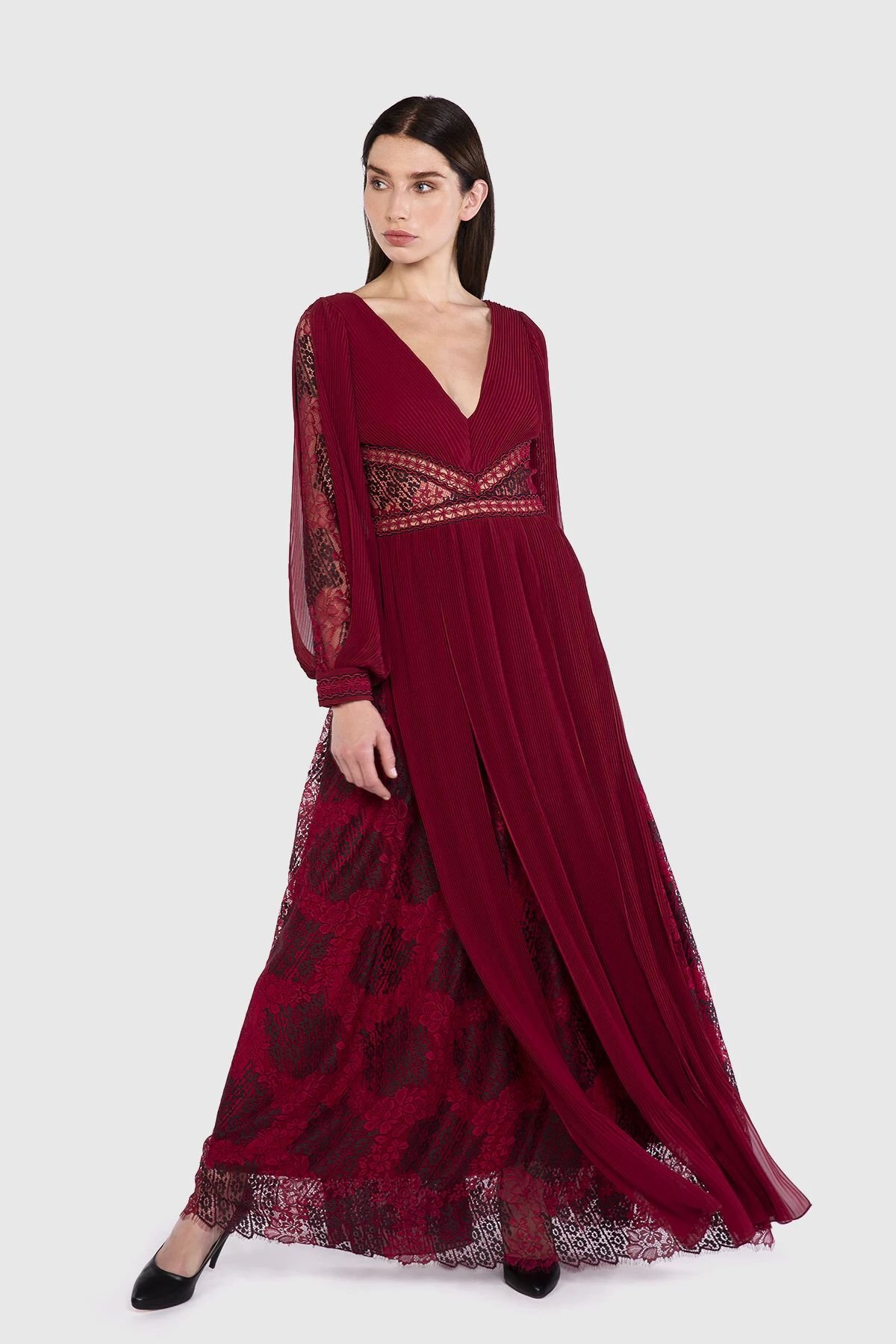 Dantelli Piliseli Uzun Kırmızı Şifon Elbise
