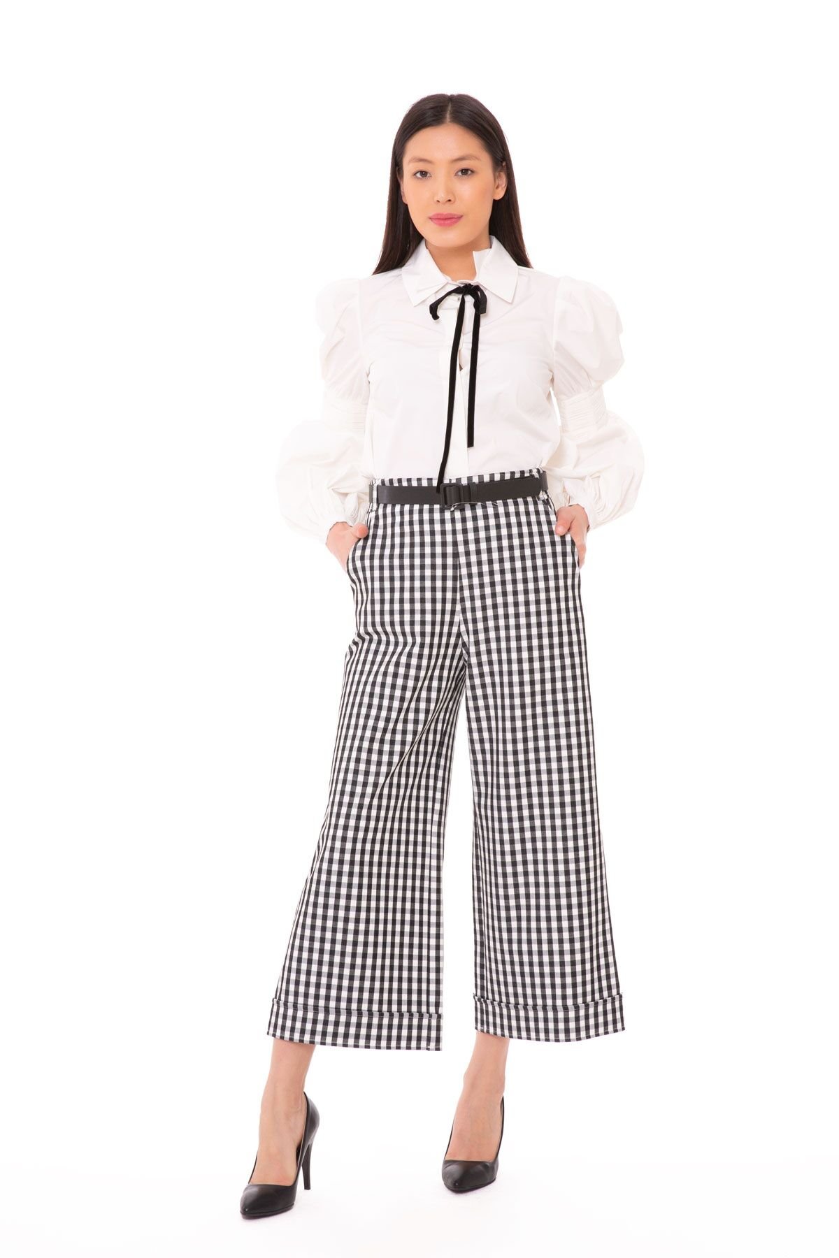 Gingham Leather Belt White Trousers