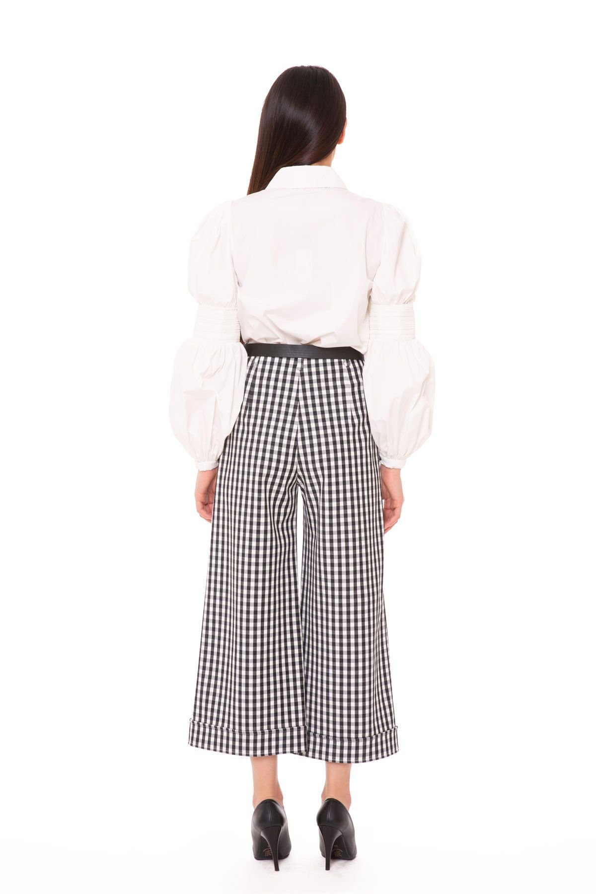 Gingham Leather Belt White Trousers