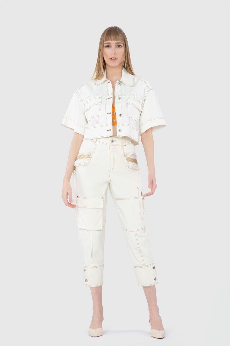 GIZIA - Short Sleeve Crop White Jacket With Embroidery Detailed Pockets