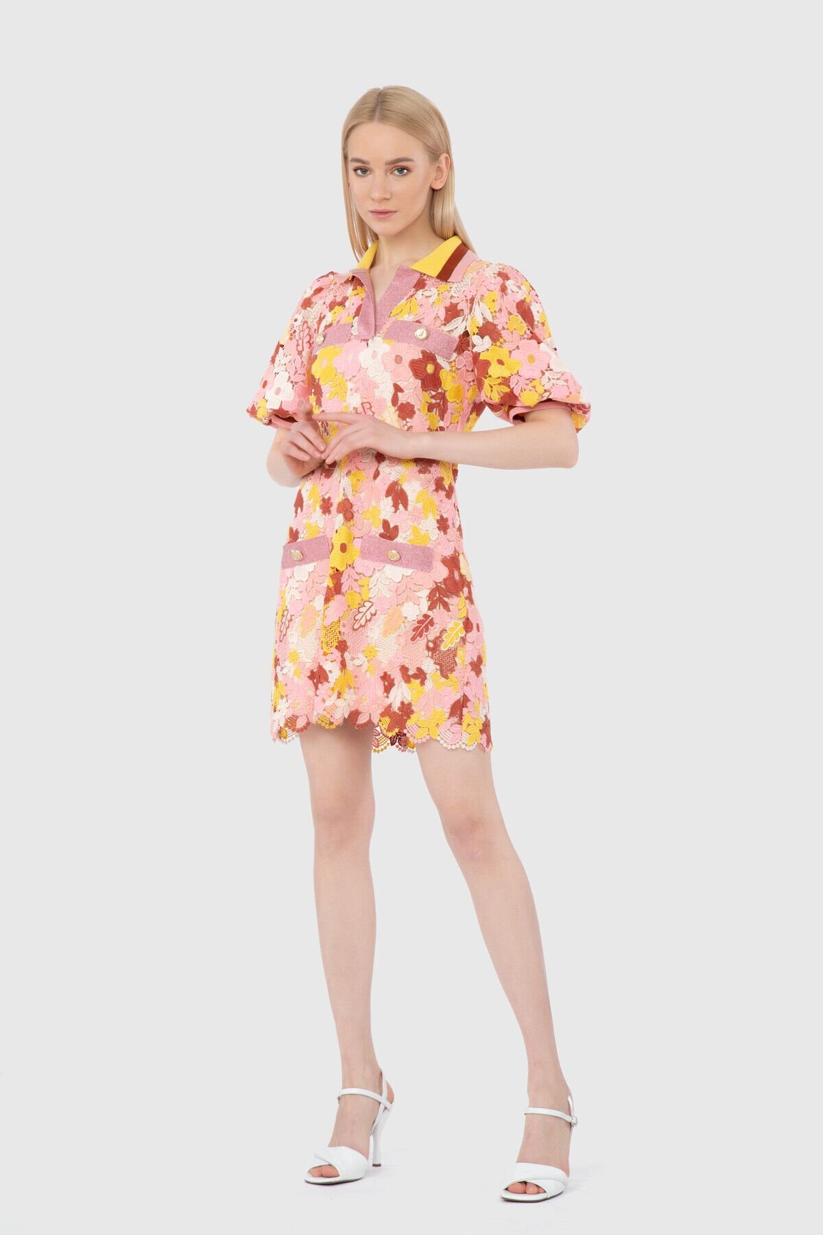 Triko Yaka Düz Form Mini Pembe Elbise