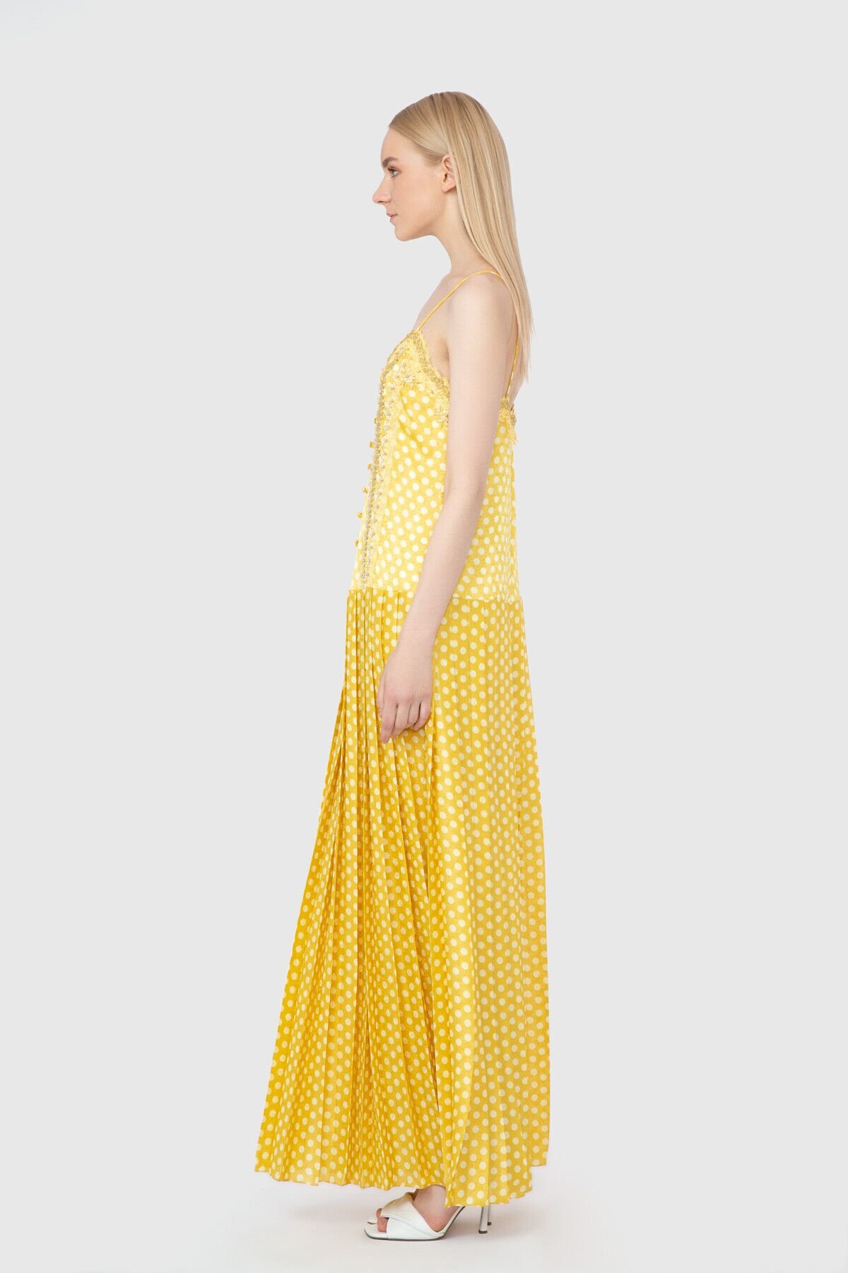 Askılı Piliseli Kumaş Düğmeli Sarı Elbise