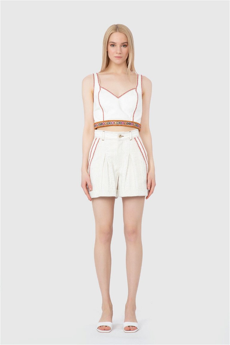 GIZIA - Contrast Fabric Garnish Stripe Detail White Shorts