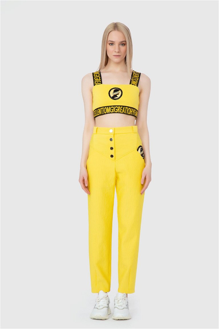  GIZIA SPORT - Yüksek Bel Nakış Detaylı Çıtçıtlı Mom Sarı Pantolon