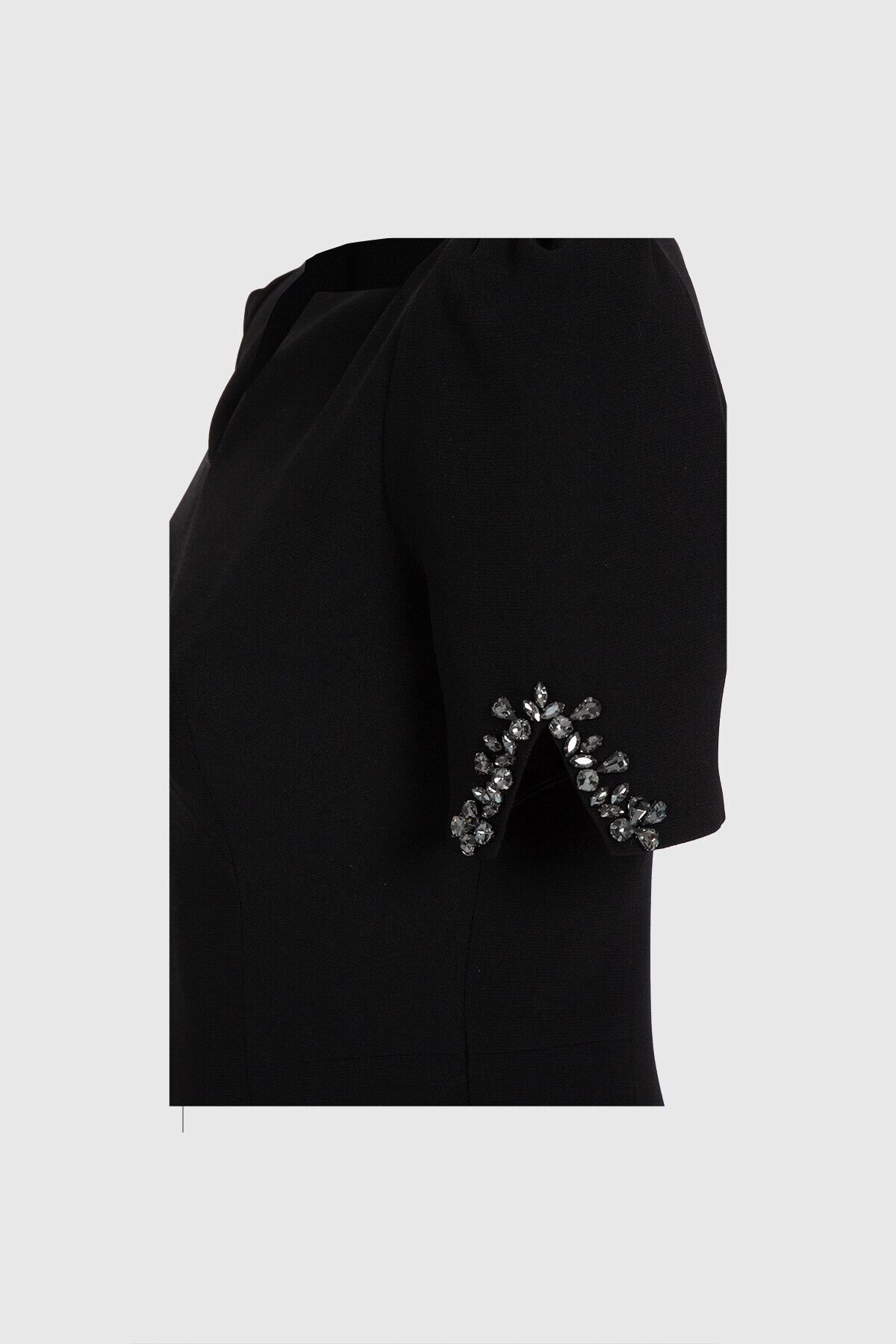 İşlemeli Kol Ve Yaka Detaylı Midi Boy Dar Siyah Elbise