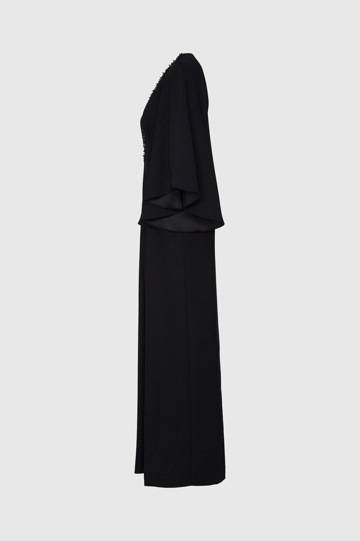 Yırtmaçlı Pelerin Kollu İşleme Detaylı Uzun Siyah Elbise