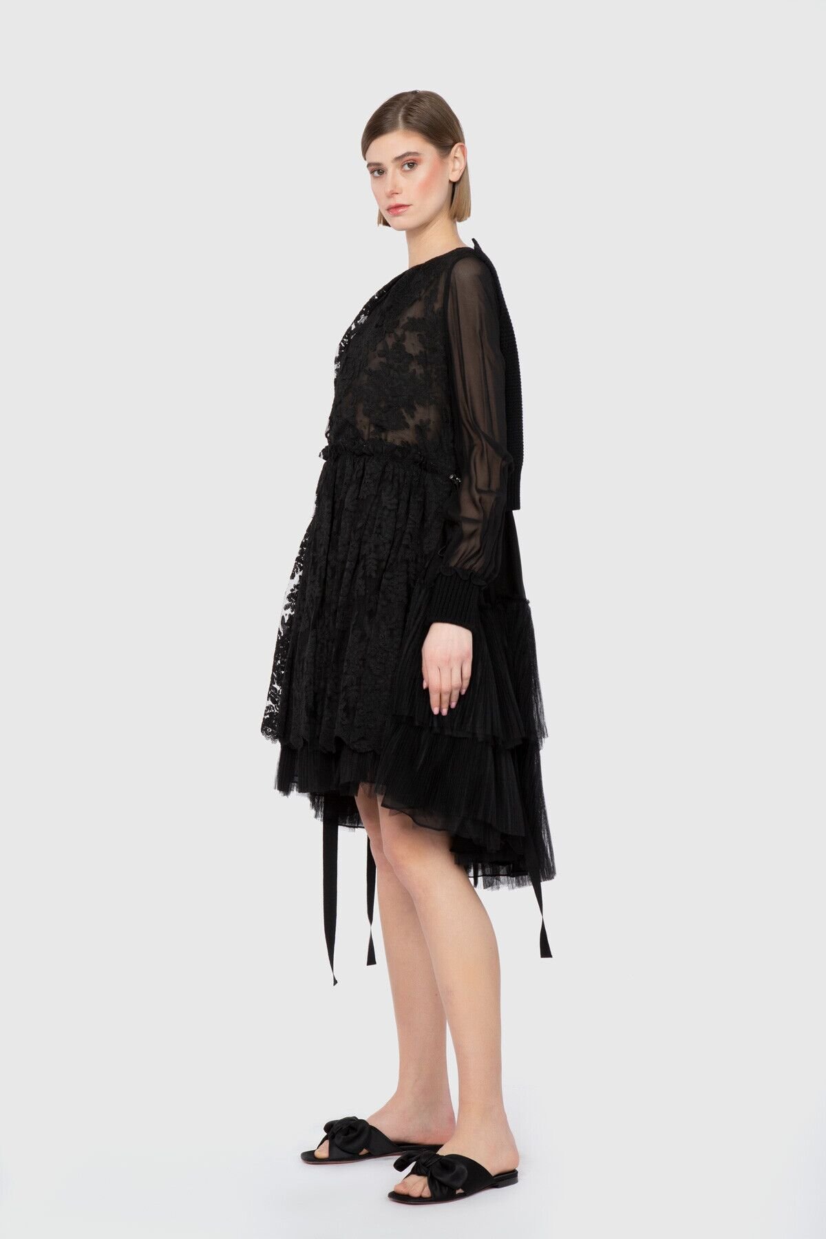 Dice Kayek Transparan Ve Katlı Etek Detaylı Siyah Tasarım Elbise