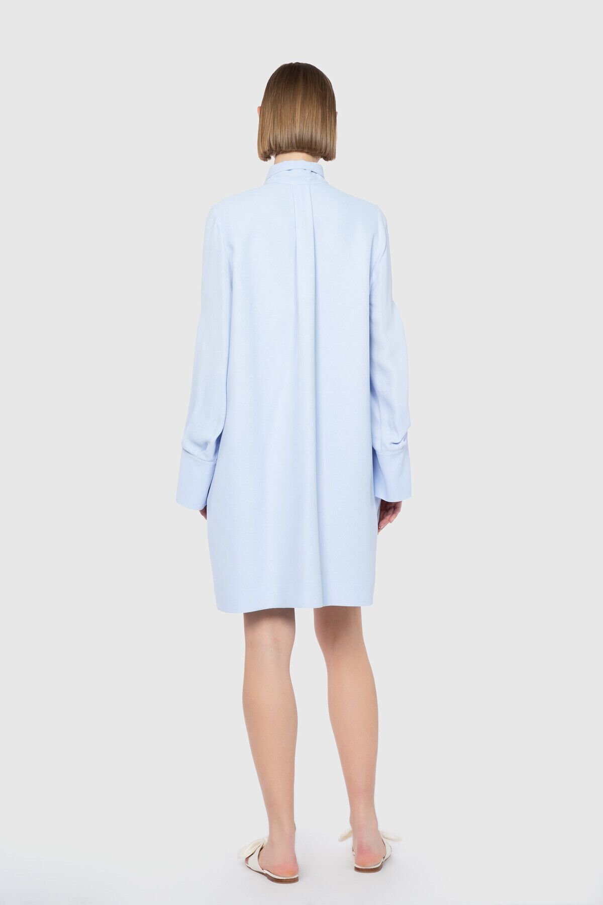 Dice Kayek İşlemeli Yırtmaç Kol Detaylı Diz Üstü Mavi Tasarım Elbise