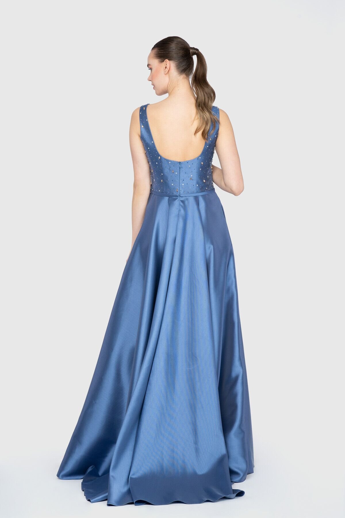 Hakan Yıldırım Kare Yaka Askılı Uzun Mavi Tasarım Elbise