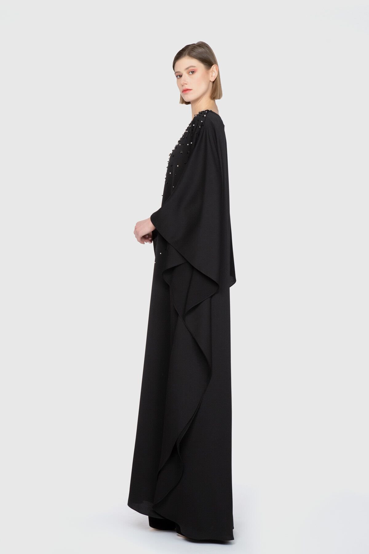 Nihan Peker V Yaka Geniş Kesim Uzun Tasarım Elbise