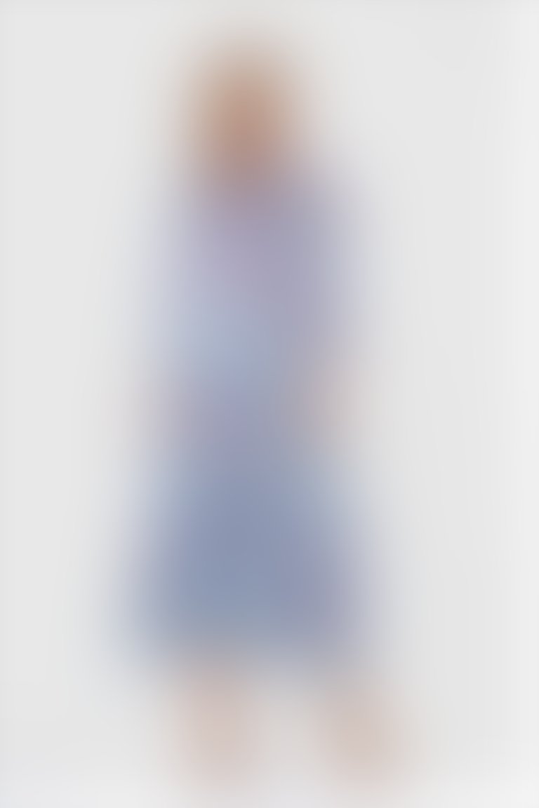 Boyundan Bağlama Detaylı Çicek Desenli Uzun Mavi Elbise