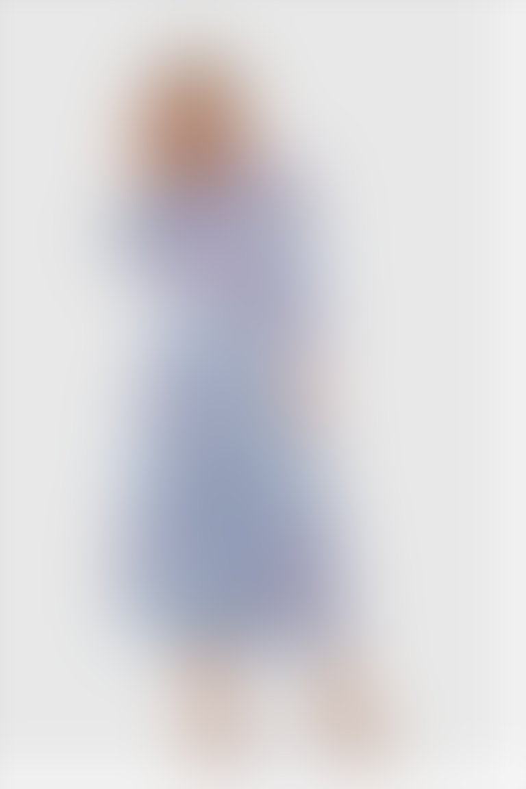 Boyundan Bağlama Detaylı Çicek Desenli Uzun Mavi Elbise