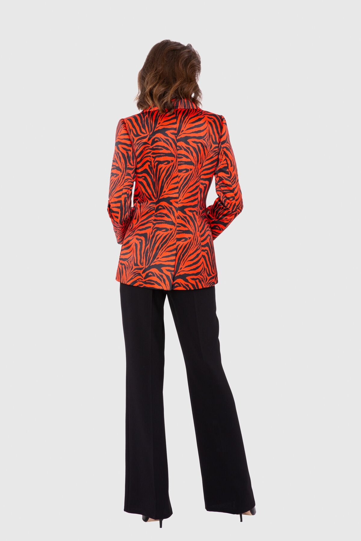 Zebra Desenli Kontrast Dökümlü Krep Pantalonlu Kırmızı Takım