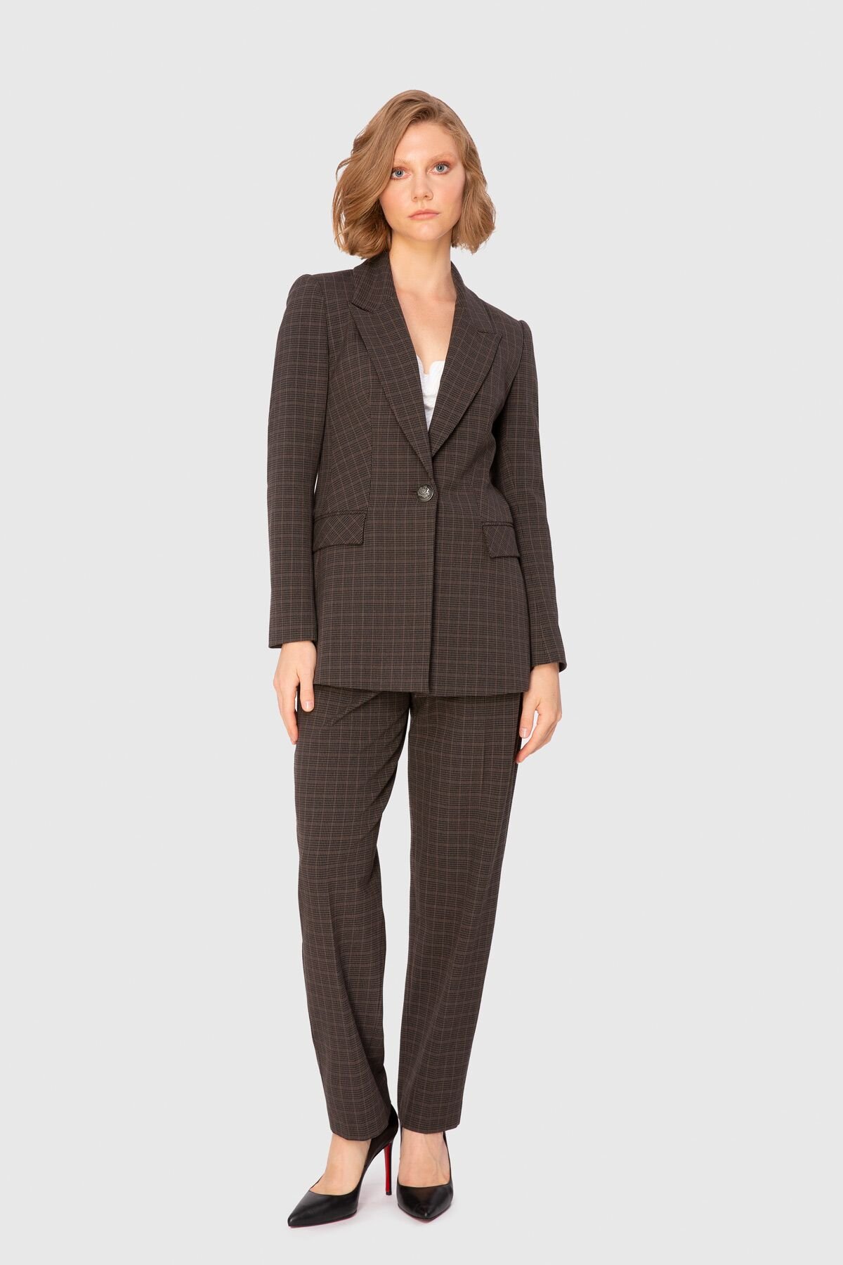Checked Beige Suit With Mono Fastening
