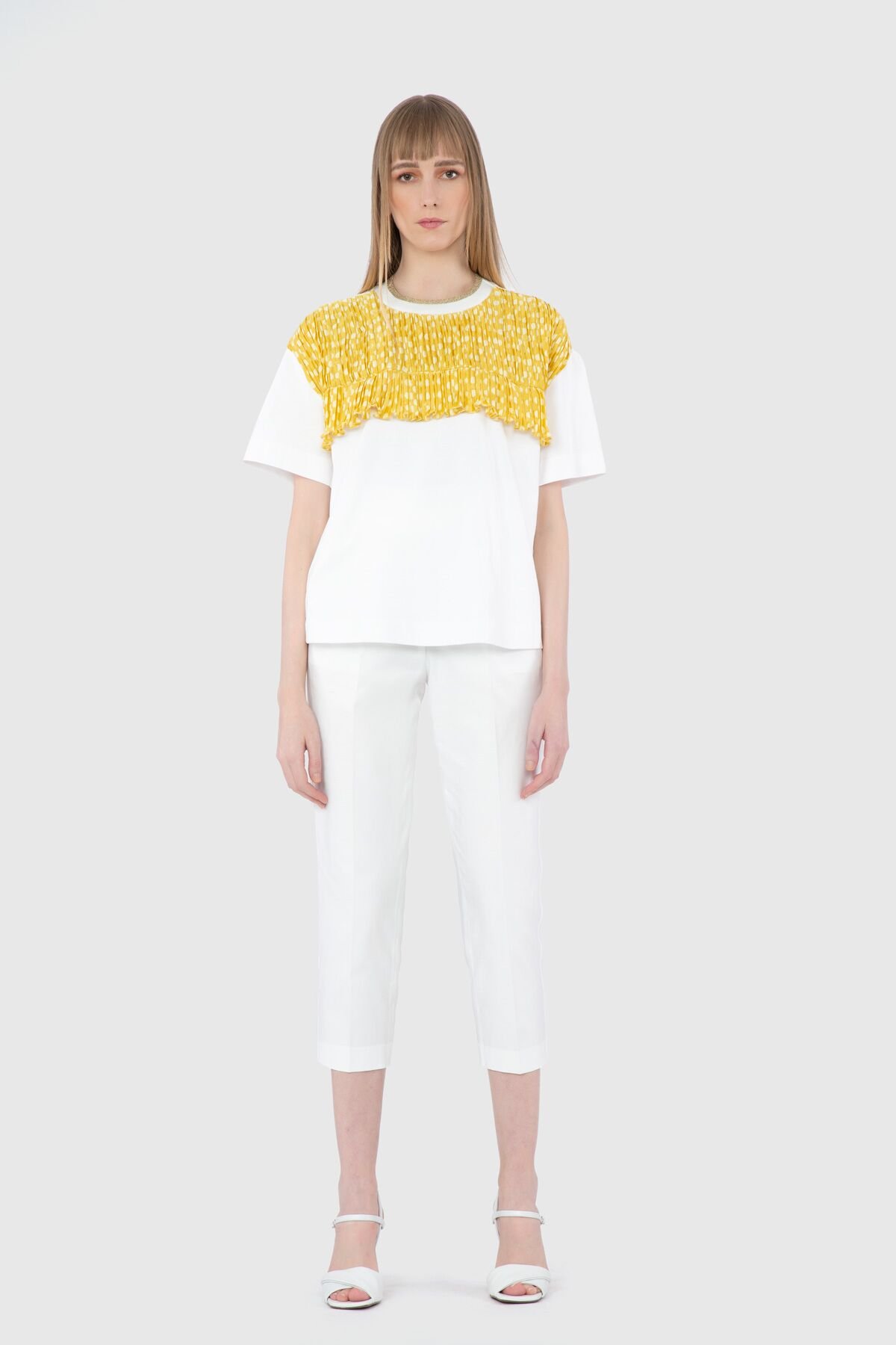 Pilise Detaylı Kontrast Garnili Sarı T-Shirt