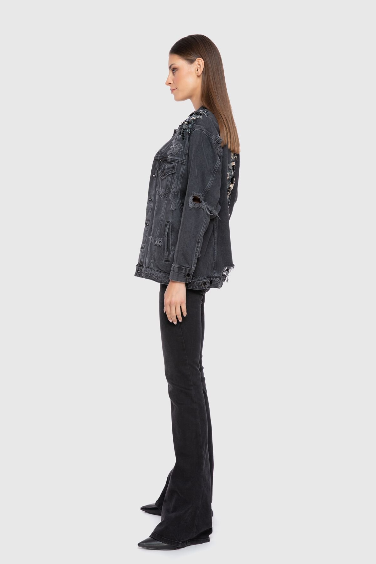 İşleme Detaylı Arkası Baskı Detaylı Siyah Jean Ceket