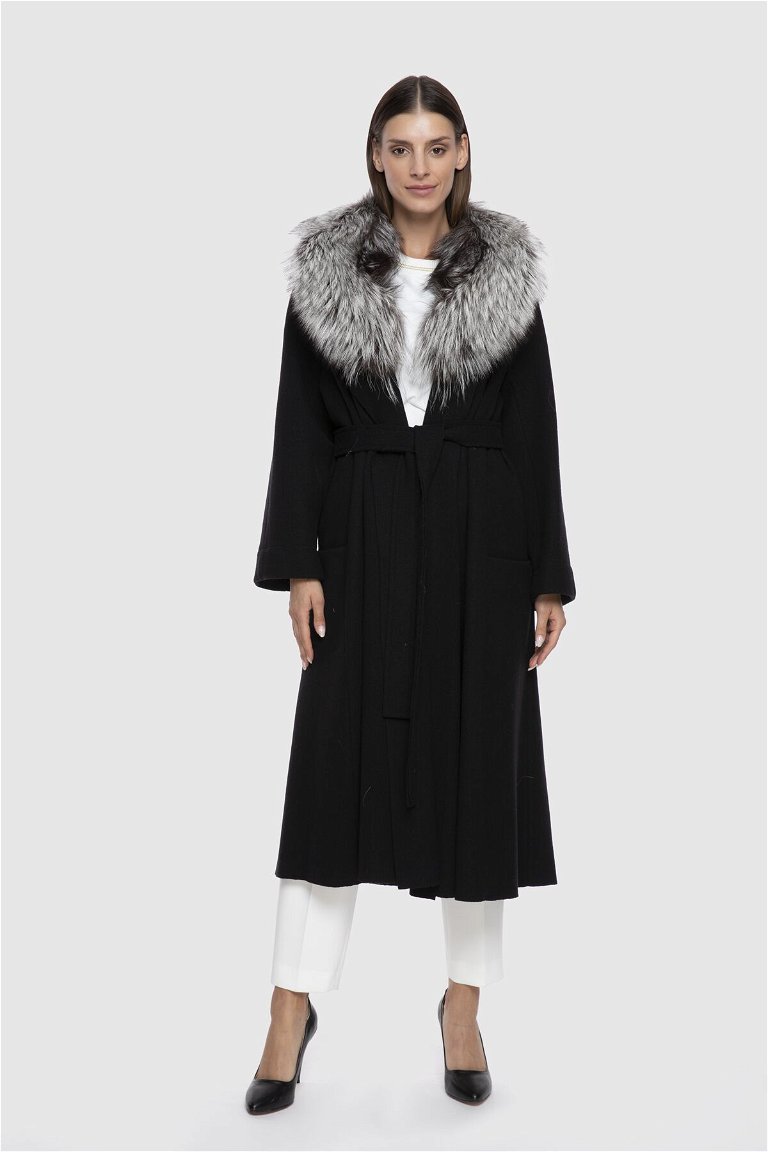 GIZIA - معطف طويل أسود مزين بتفاصيل فرو