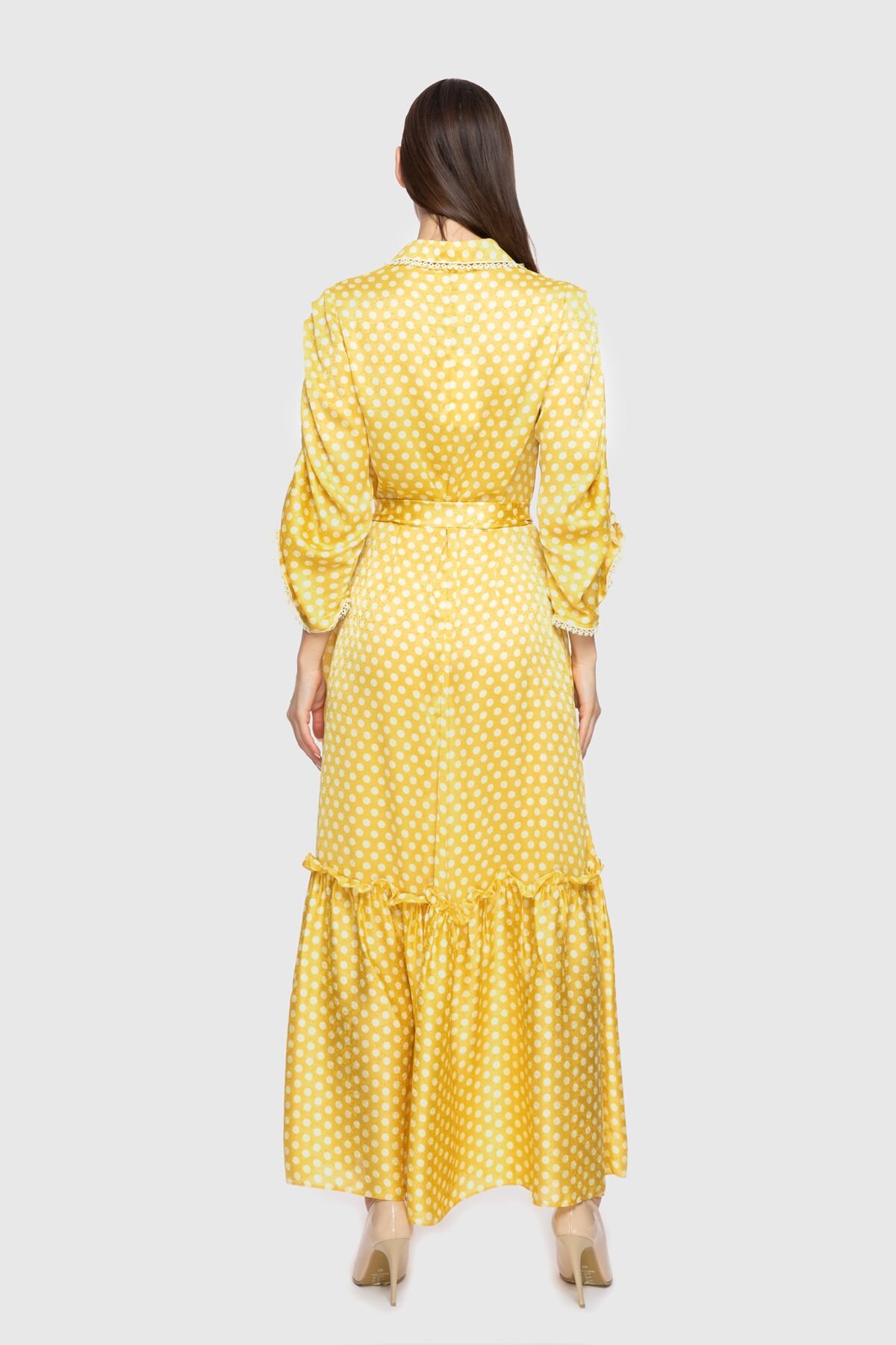 Kolları Pili Detaylı Uzun Puantiye Desenli Sarı Elbise
