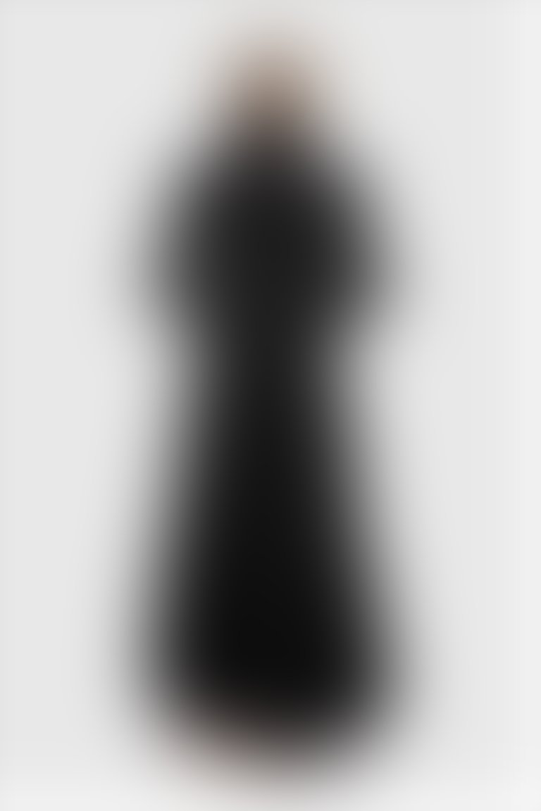 Önü Fırfır Ve Aksesuar Detaylı Uzun Siyah Abiye Elbise