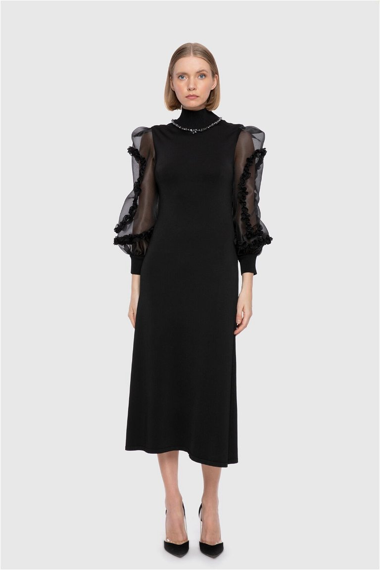 GIZIA - black knitted dress with a throat with balloon sleeves