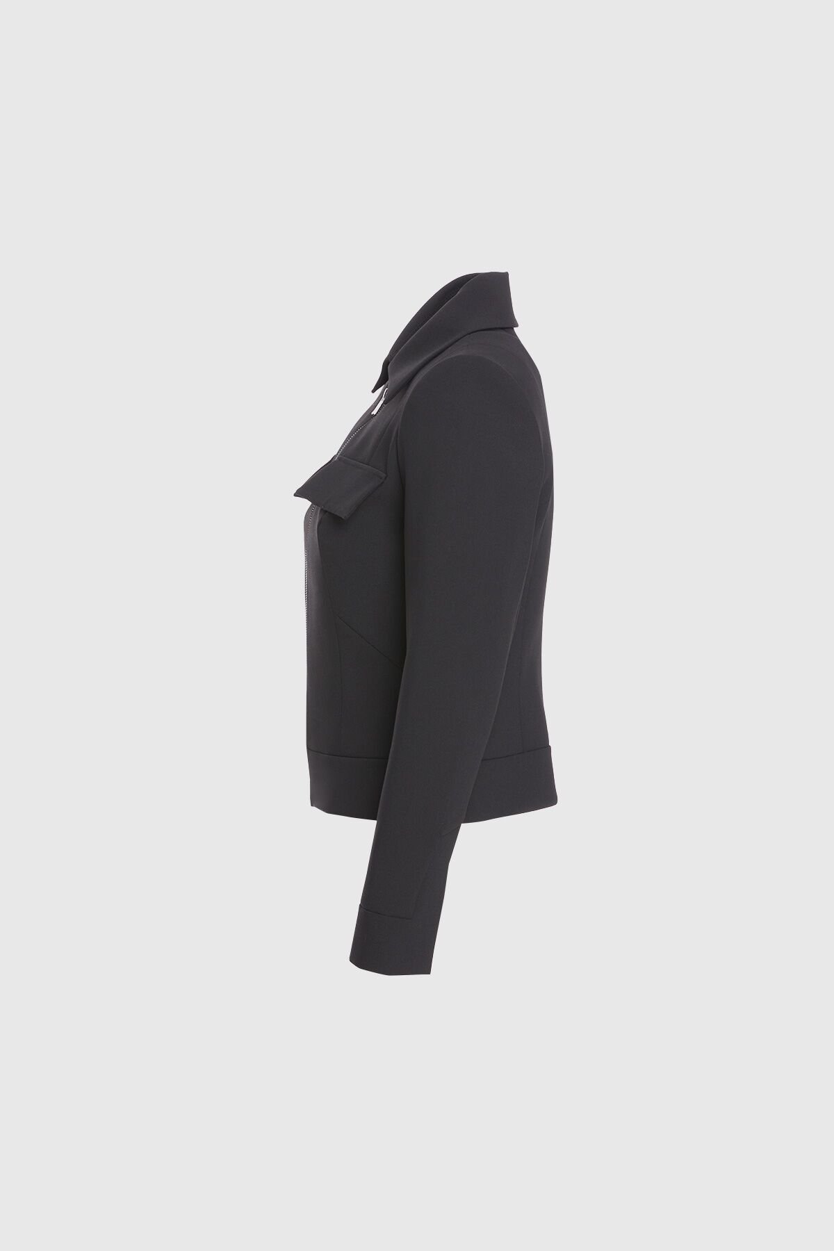 Fermuarlı Kup Detaylı Siyah Ceket
