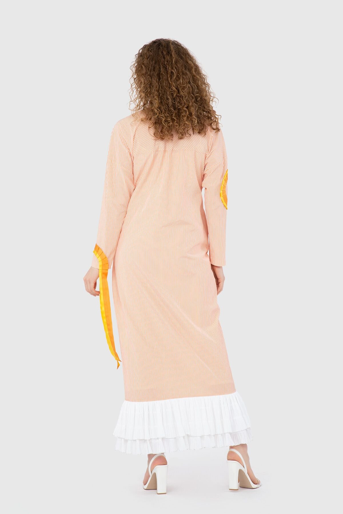 Bağlama Detaylı Pilise Şeritli Elbise