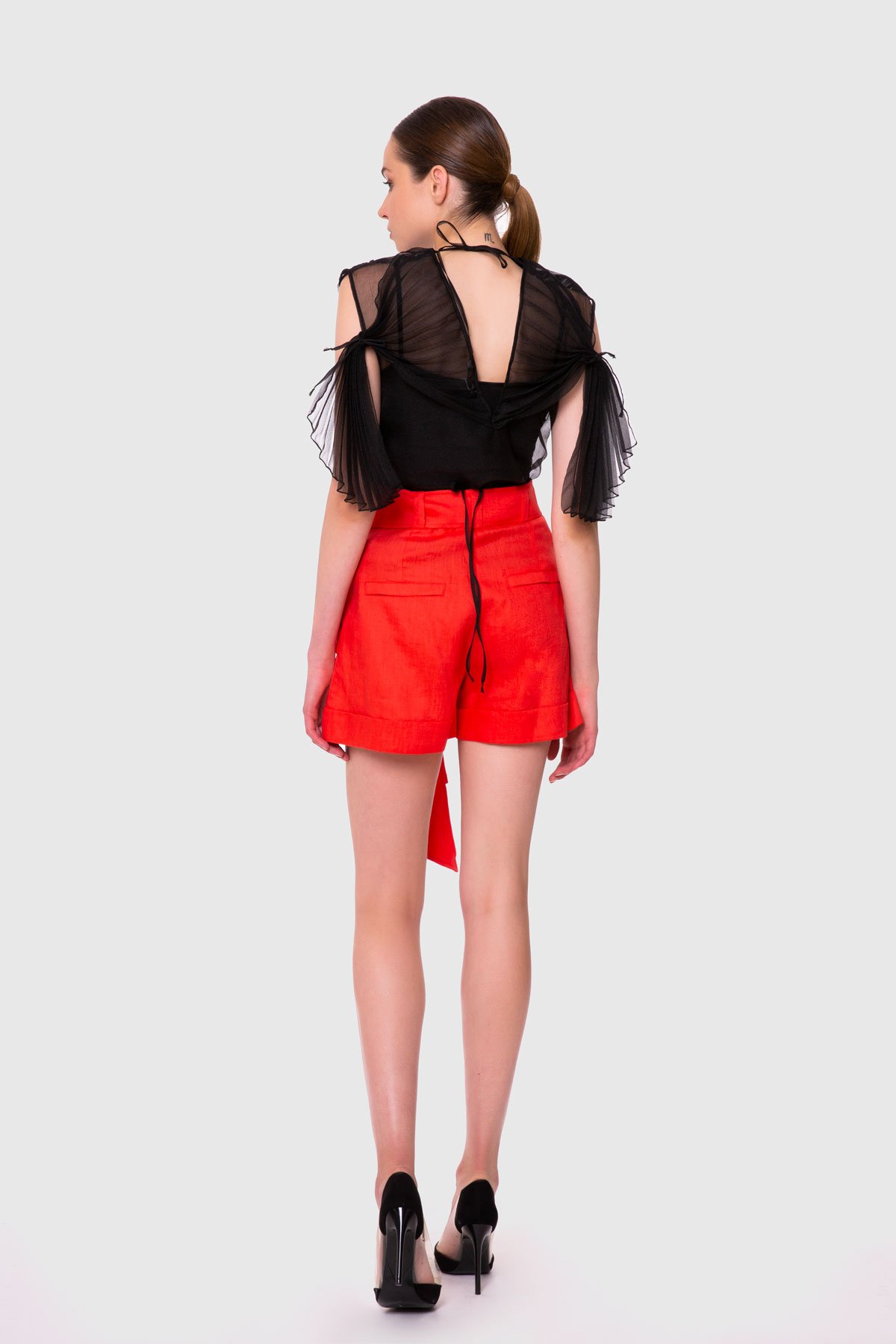 Red Detailed,Bermuda Shorts With Belt