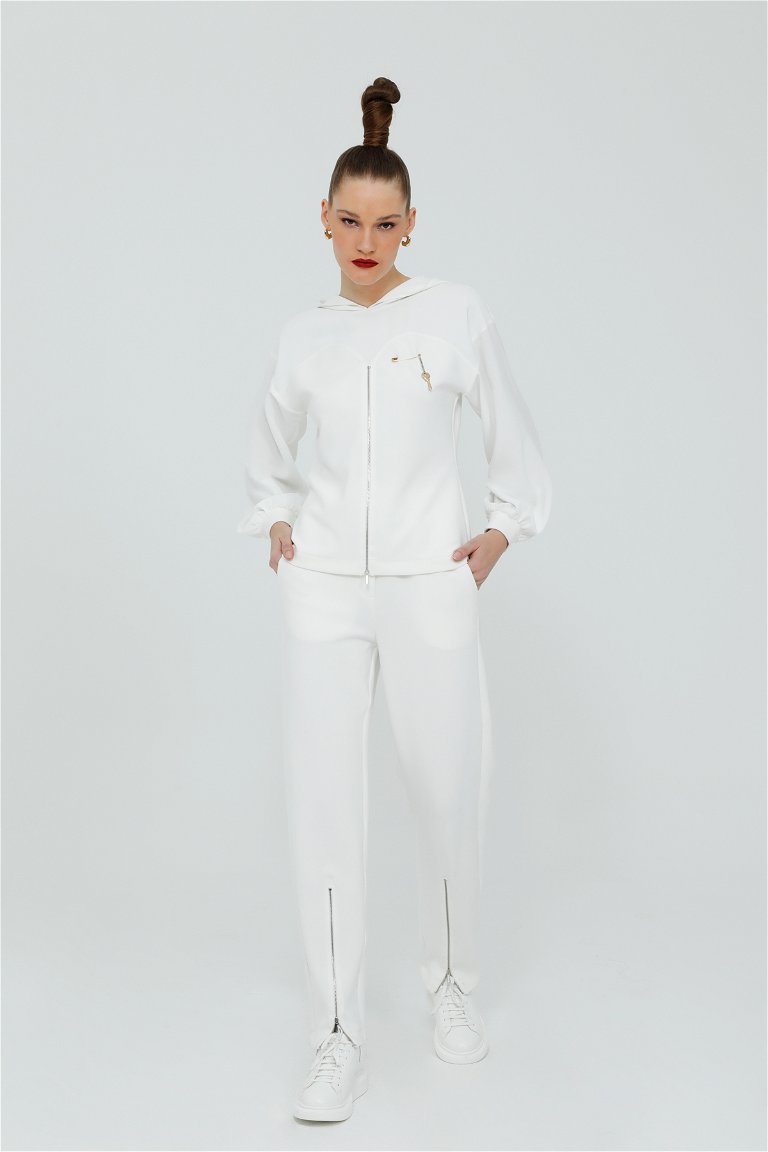 KIWE - Comfortable Cut Ecru Tracksuit With Blouse And Trousers