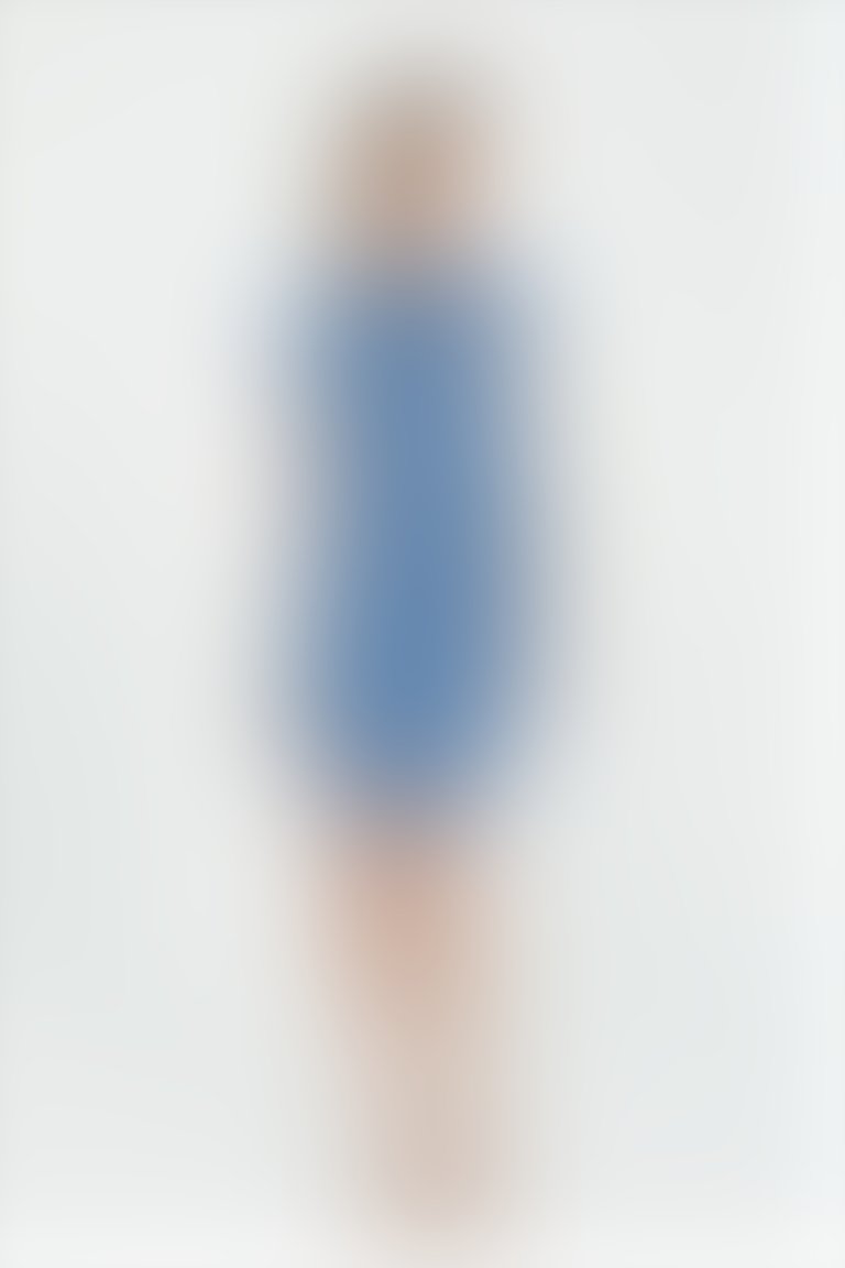 KIWE - تنورة قصيرة لون أزرق مزينة بفتحة في الجانب