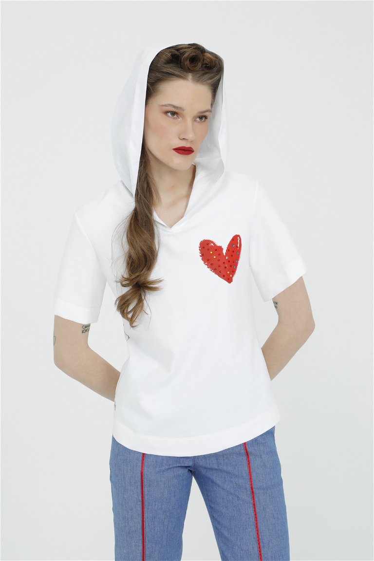 KIWE - White T-Shirt With Stone Heart Print Detail Hooded