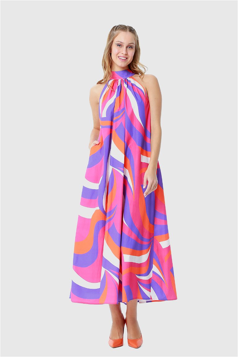 KIWE - Arkası Düğme Detaylı Kontrast Renk Desenli Dik Yaka Sıfır Kol Maxi Pembe Elbise