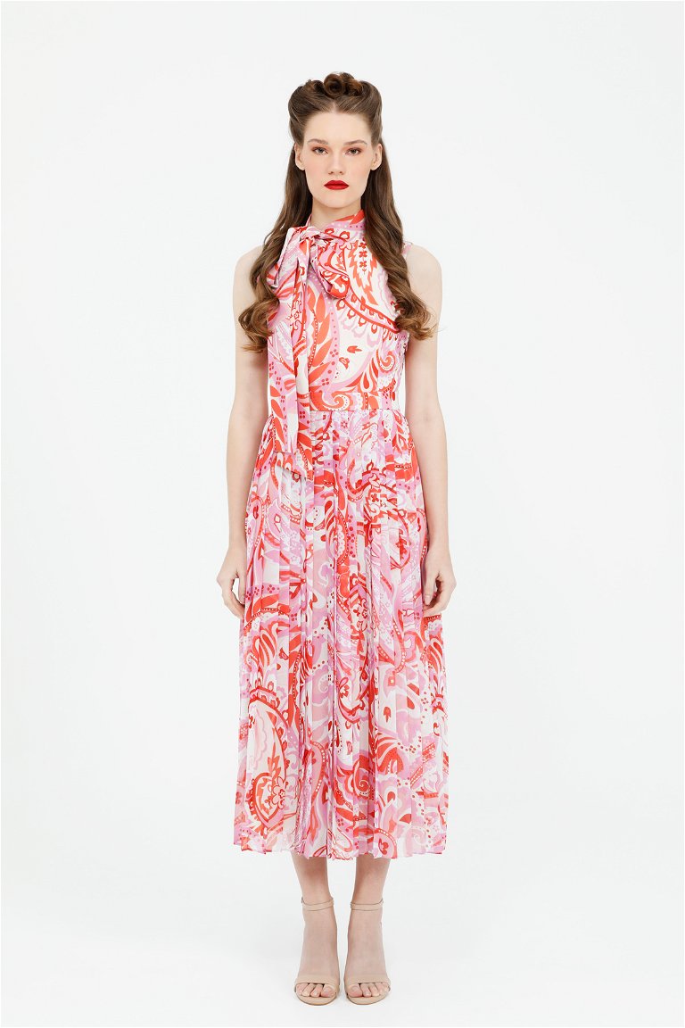 KIWE - Bağlama Detaylı Pliseli Kontrast Şal Desenli Kolsuz Pembe Midi Elbise